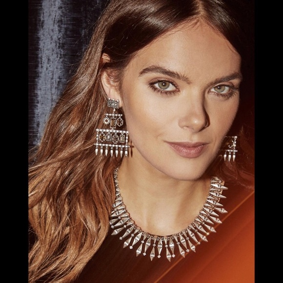 new Kendra Scott® 𖣔 Intricate Articulating Crystal Collar Necklace 𖣔 Rose Gold - Picture 7 of 9